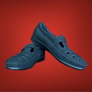 SAS Roamer Slip on Loafer-Charcoal Black Suede-Women's size 12‎